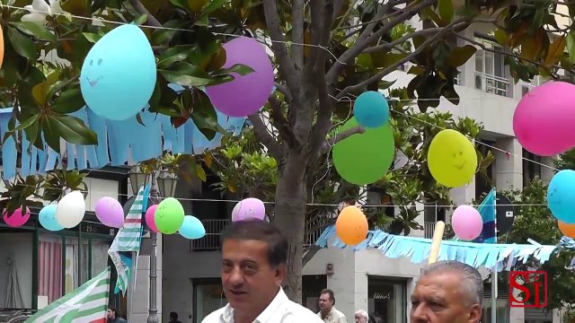 Napoli - Scuole a rischio chiusura, la protesta delle maestre (30.05.13)