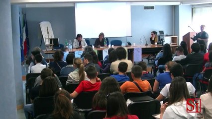 Napoli - "Segnali di fumo", l'integrazione passa attraverso il fumetto -1- (28.05.13)