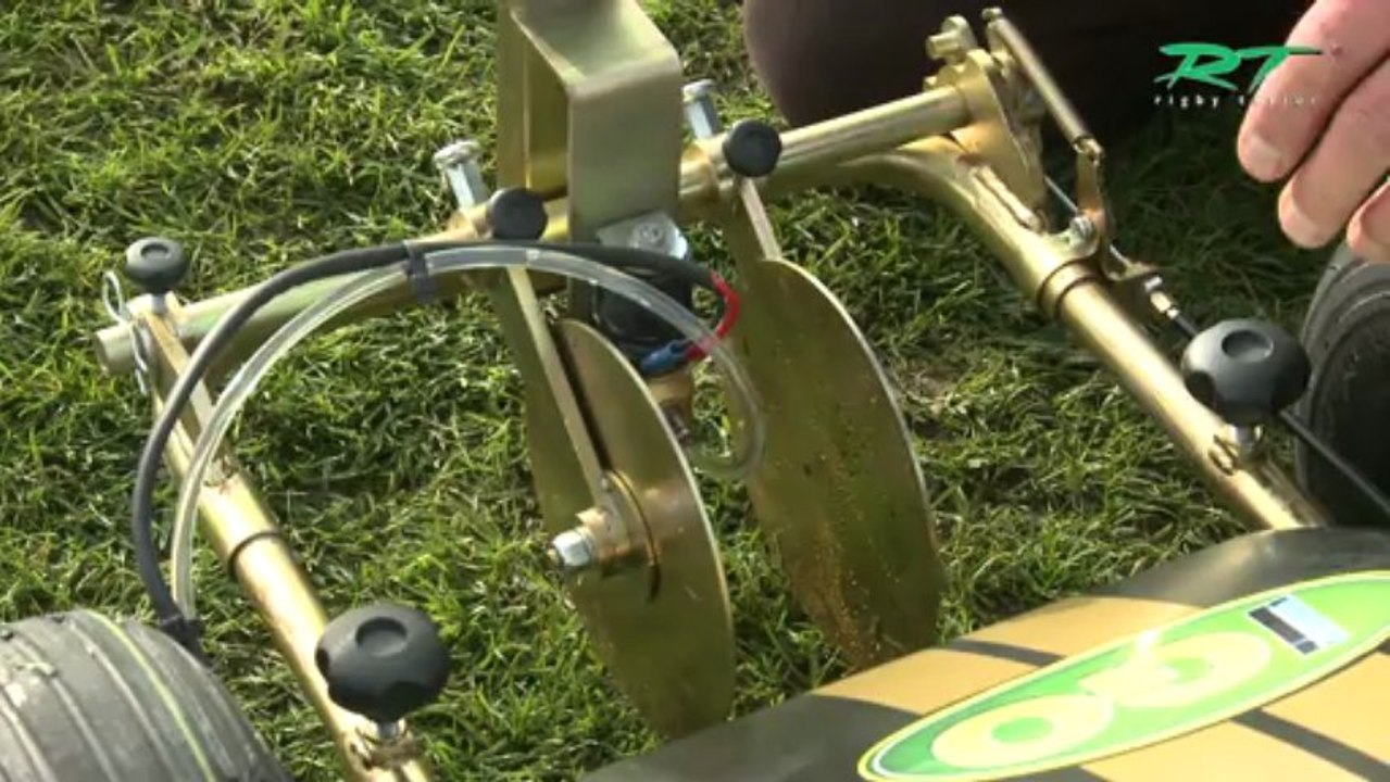 Präsentationsfilm i-Line & iGo. Sportplatzmarkierung mit nur 1,5 Liter Farbe. www.arcus-sport.de