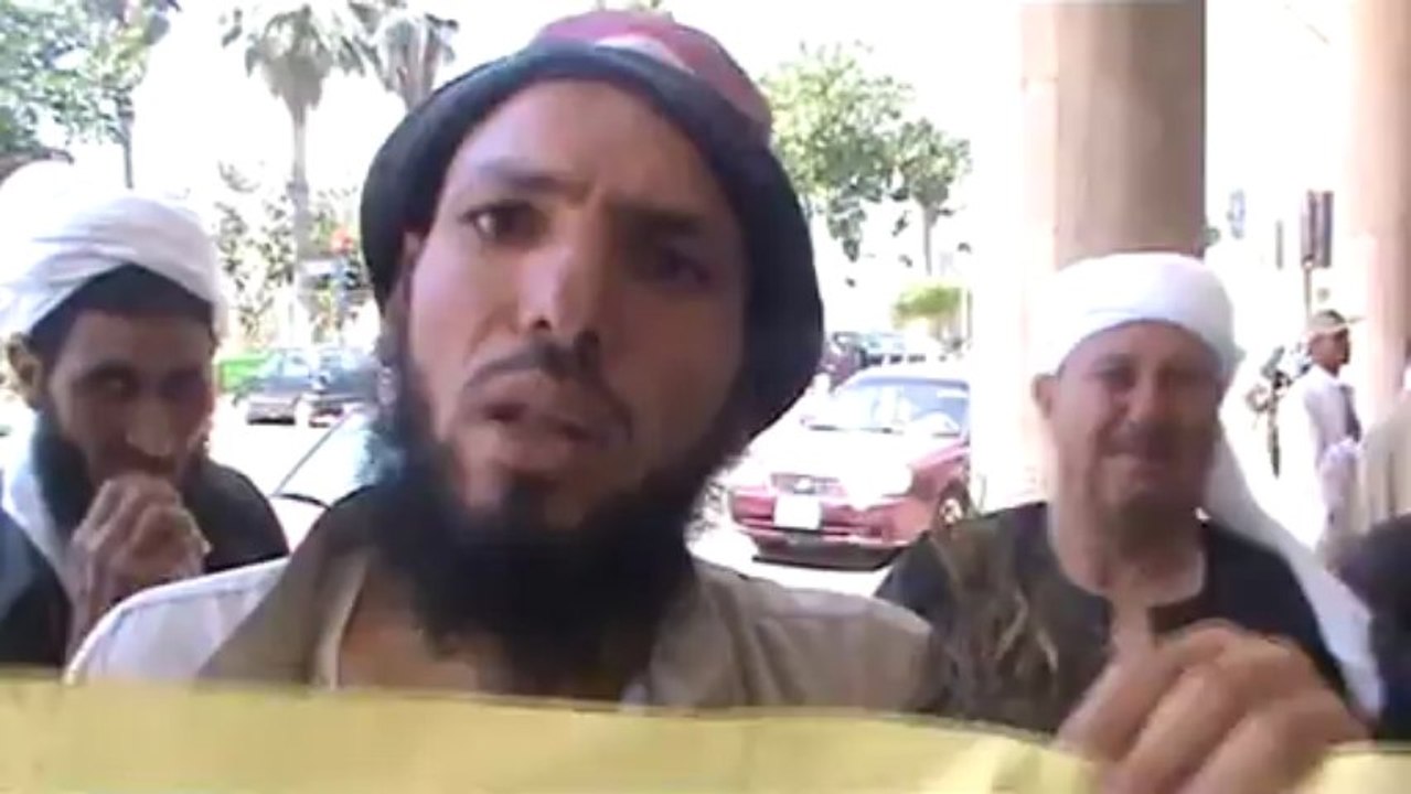 أهالي الدقهلية يقطعون طريق المحافظة احتجاجاً على بوار أراضيهم بسبب مياه الري