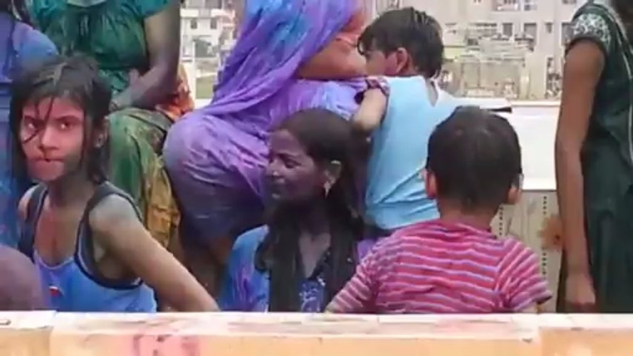 HOLI 2013