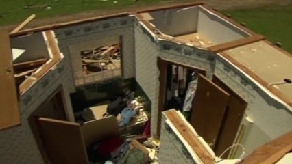 OK residents cleanup tornado debris