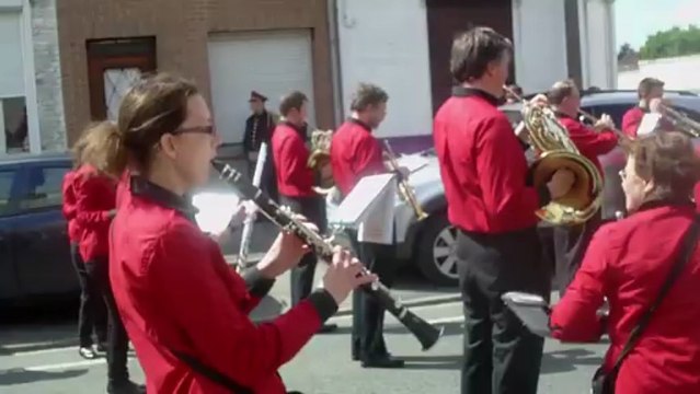 parade des géants hazebrouck en vidéo lady gaga