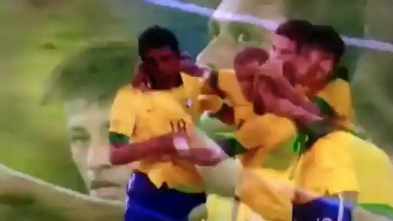 Bresil vs Angleterre (2-2) but de Paulinho