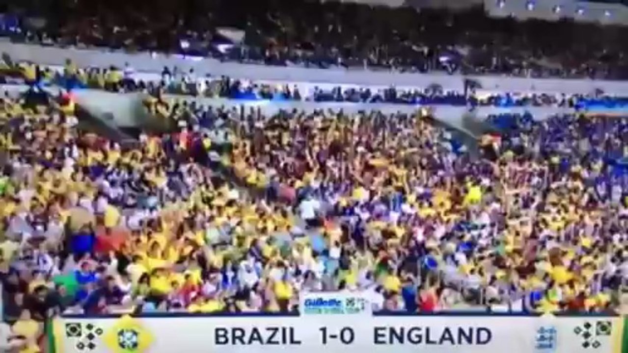Bresil vs Angleterre (2-2) but de Fred