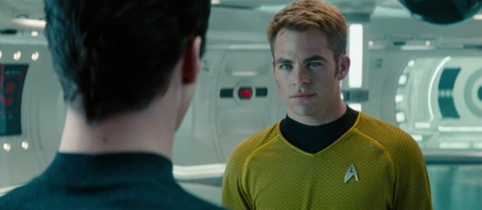STAR TREK INTO DARKNESS – confrontation entre Kirk et John Harrison VF