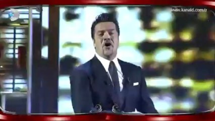 Demet Akalın, Beyaz Show'u bastı