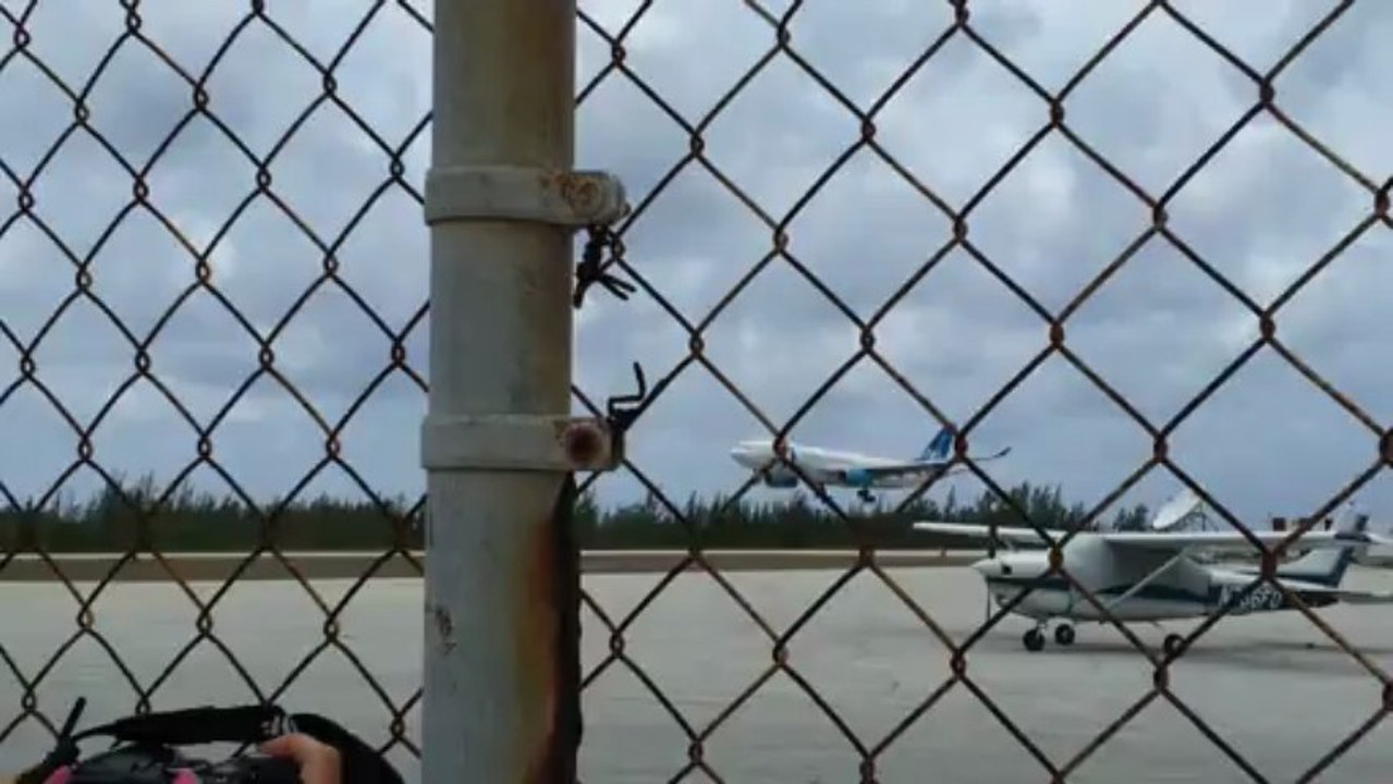 Atterrissage XL Airways A330 San Salvador