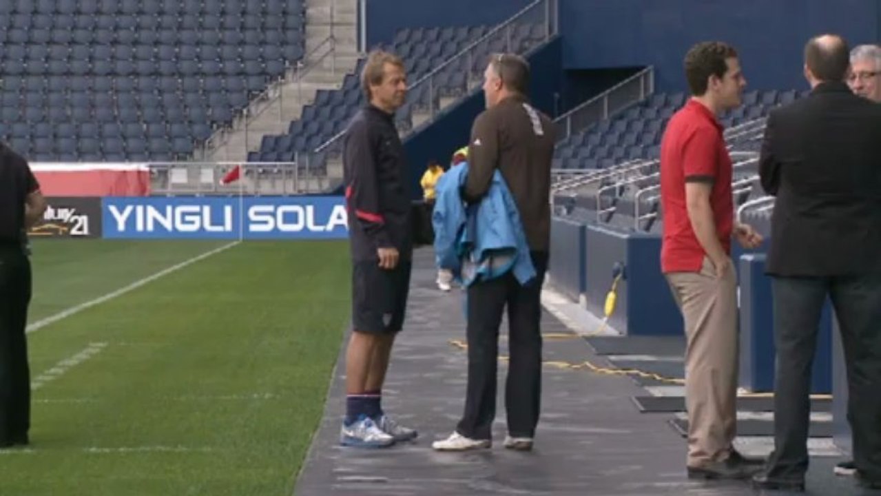 Klinsi schlägt jogi