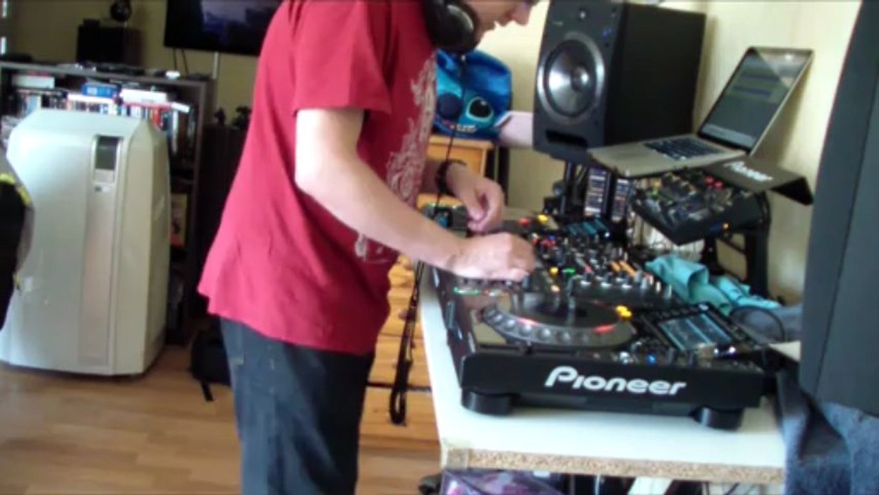 Défi D'Arno Mori n°2 pour le M6 Mobile Dj Expérience