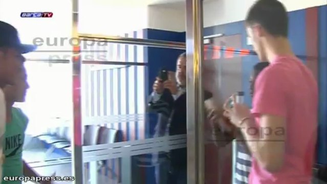 Neymar pasa la revisión médica