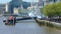 Queen Elizabeth honored with gun salute