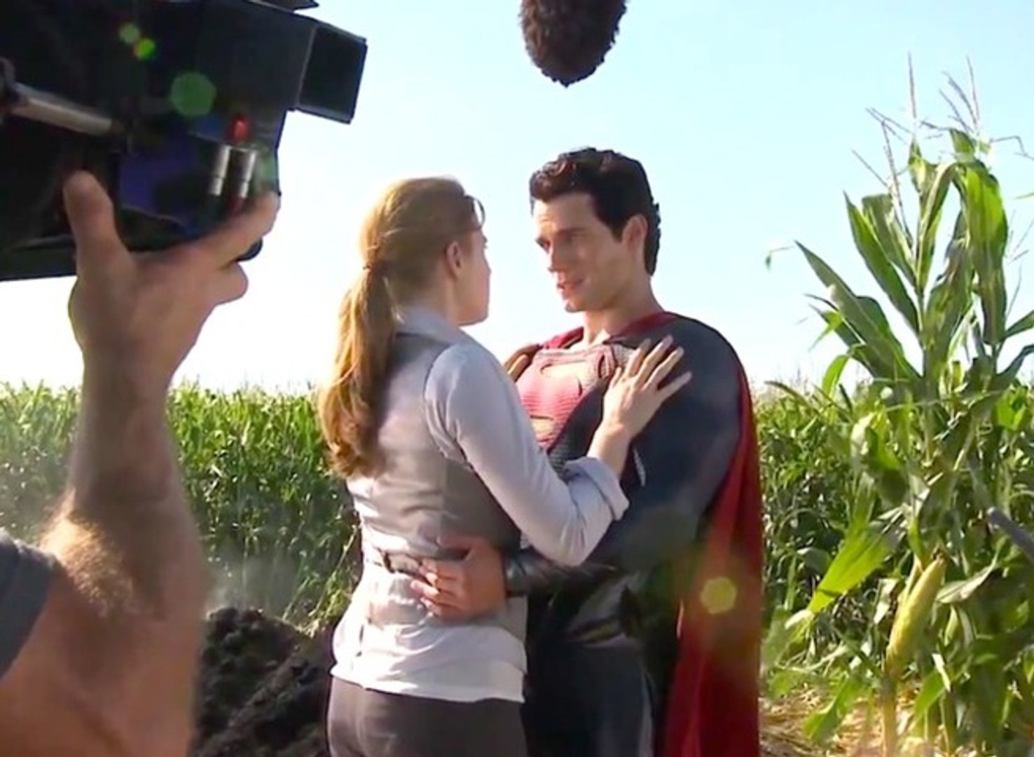 Superman Suit 'Man of Steel' Behind The Scenes [+Subtitles] 