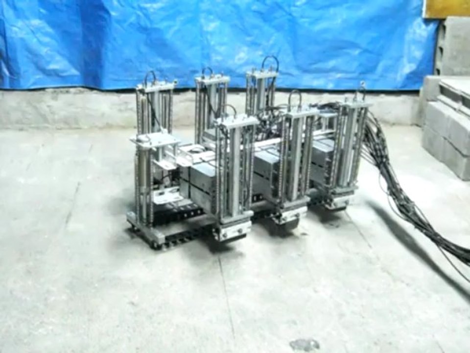 水圧軟体筋肉ロボット：P45：六足歩行：動作：サンポート