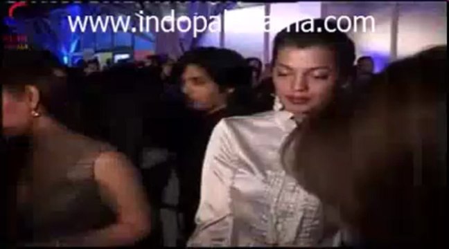 Clip - Zarine Khan ADJUSTING Her bRa & Mugdha Godse Display Huge Assets - Segment1(00_00_03.120-00_02_41.920)