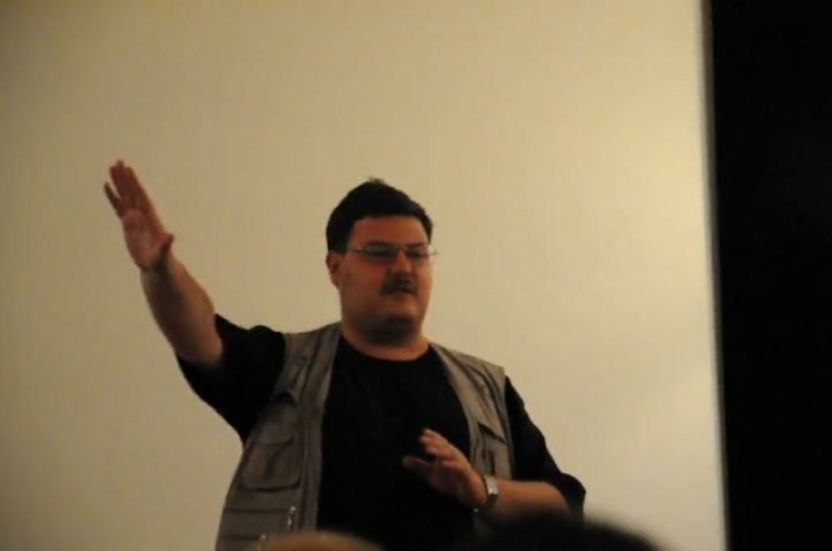 ⁣Едуард Юрченко про занепад демокртатії та перспективи Монархії