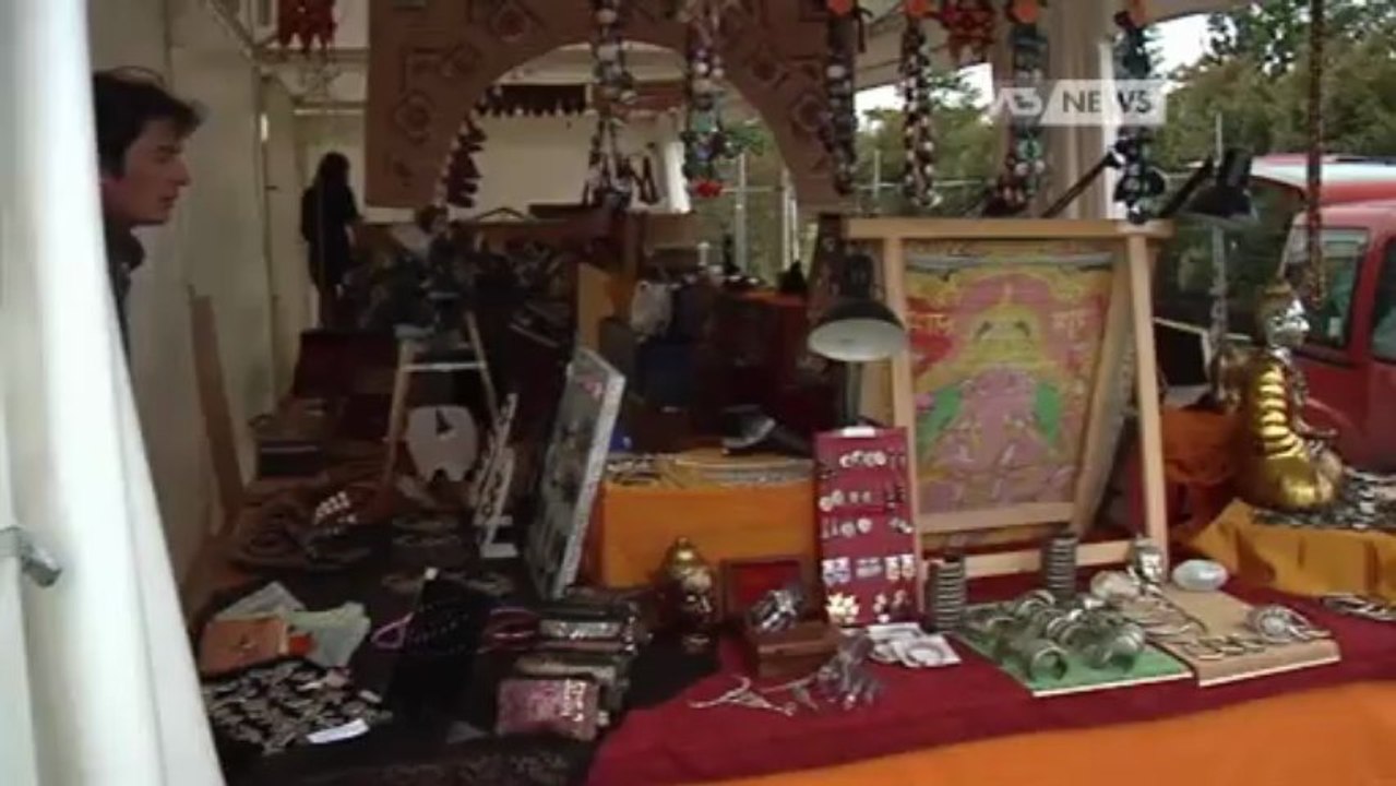 ESTATE VILLAGE 2013