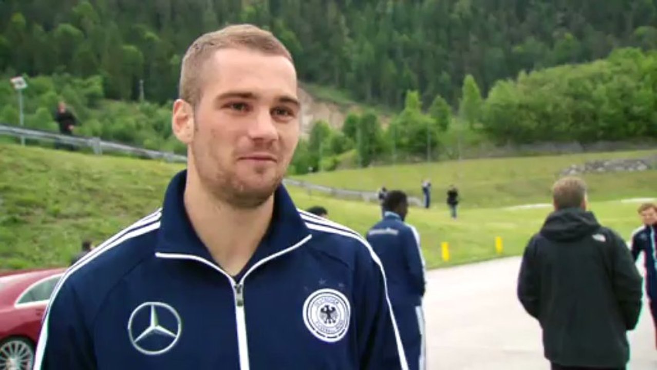 Mercedes-Benz: Fahrsicherheitstraining mit der deutschen U21-Nationalmannschaft