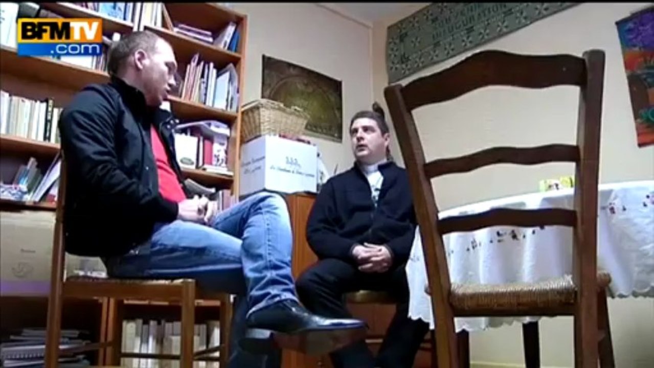 Le père Matthieu Thouvenot, "bouée" de sauvetage des Roms à Lyon - 02/06