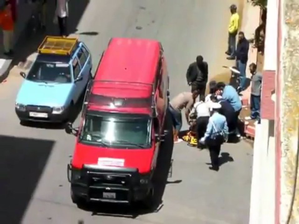 شرطة وإسعاف بعد حادثة سير بجنان فرانسيس