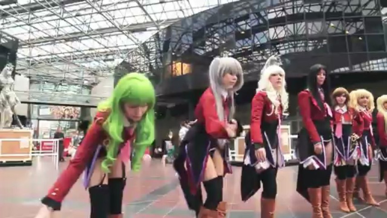 Japan Expo 2011 COSPLAY VIDEO 2-3