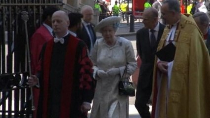 Royals gather for Queen's anniversary service