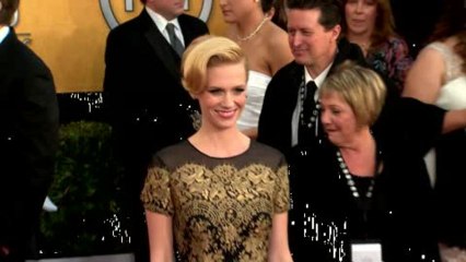 Jones zeigt sich Oben-Ohne