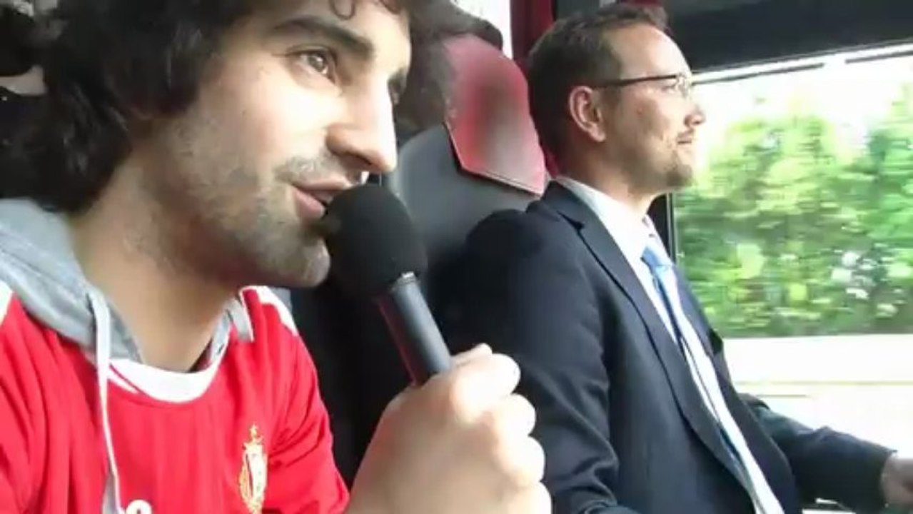 Je suis supporter du Standard : Bruxelles-Liège dans le car officiel des Rouches, direction l'avant-première