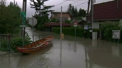 Flood reaches small town near Vienna