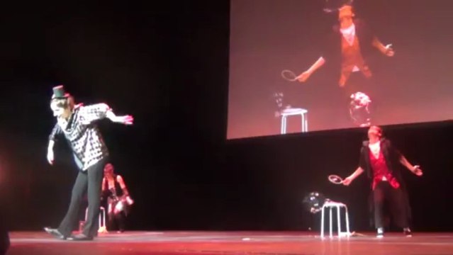 Диана Солодова и театр сказочное шоу школа №10 -Жестовая песня Арлекино