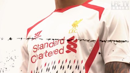 Le maillot extérieur de Liverpool pour la saison 2013-2014