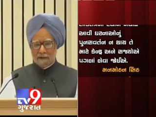 PM urges unity to fight against Naxals