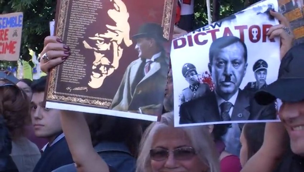 Turquie : "un régime fasciste" dénoncé à Paris