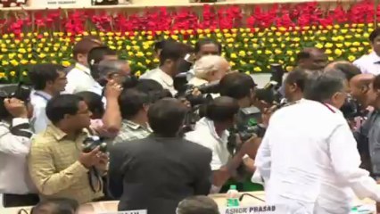 Modi-Nitish ignore each other at all CM’s meet