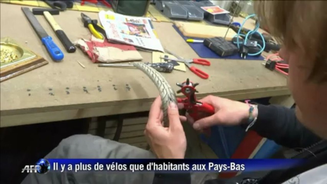 Aux Pays-Bas, des vélos transformés en lampes ou en ceintures
