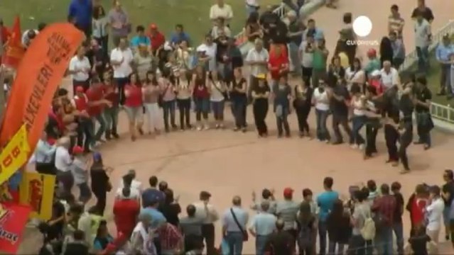 Turkey protestors meet deputy PM and issue demands