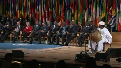 Hollande, chef de guerre, récompensé pour la paix au Mali