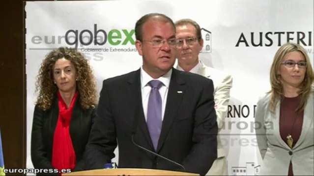 Monago firma convenios en beneficio de autónomos