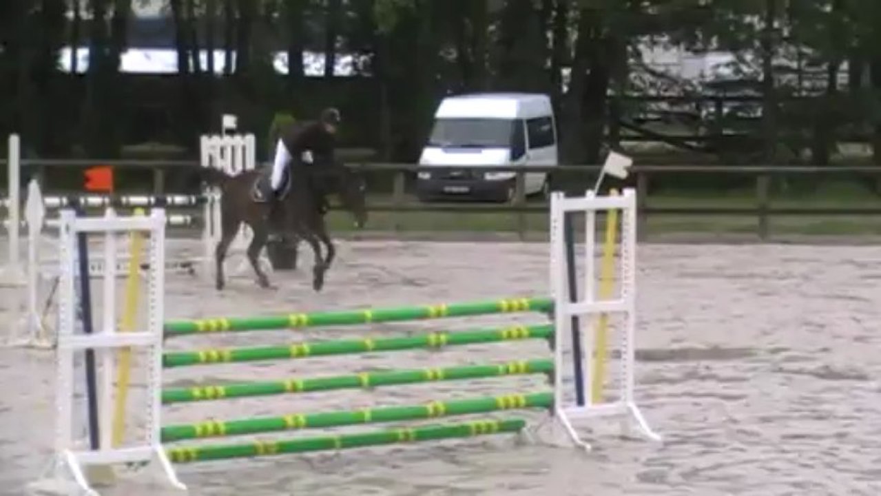 Valkyrie du Feugre CC 4ans Q Lamballe mai 2013