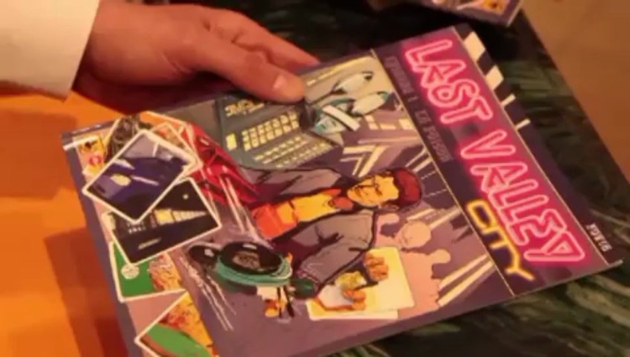 Comic book test (soft cover) by So Magic - Magic Trick