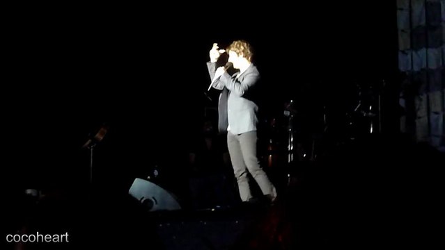04 Josh Groban - answering questions from audience members @ Mitsubishi Electric Halle, Düsseldorf, 05.06.2013