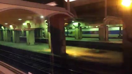 Arrivée d'un train en gare de Paris-Montparnasse