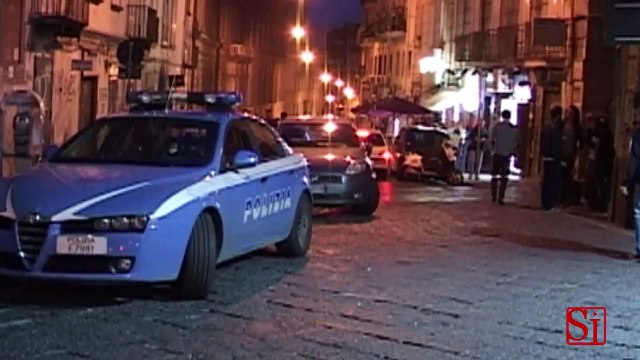 Napoli - Via Mezzocannone contro la violenza sulle donne (05.06.13)