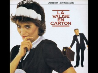 LINDA DE SUZA DANS MA VALISE EN CARTON