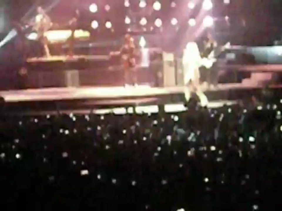 Rihanna Umbrella Lyon