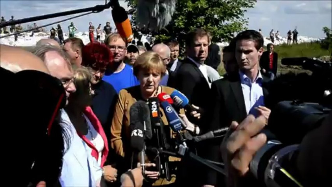 Merkel verspricht Flut-Opfern weitere Hilfe