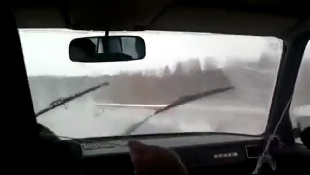 Essuie-glaces russes - En mode manuel! Trop drôle...