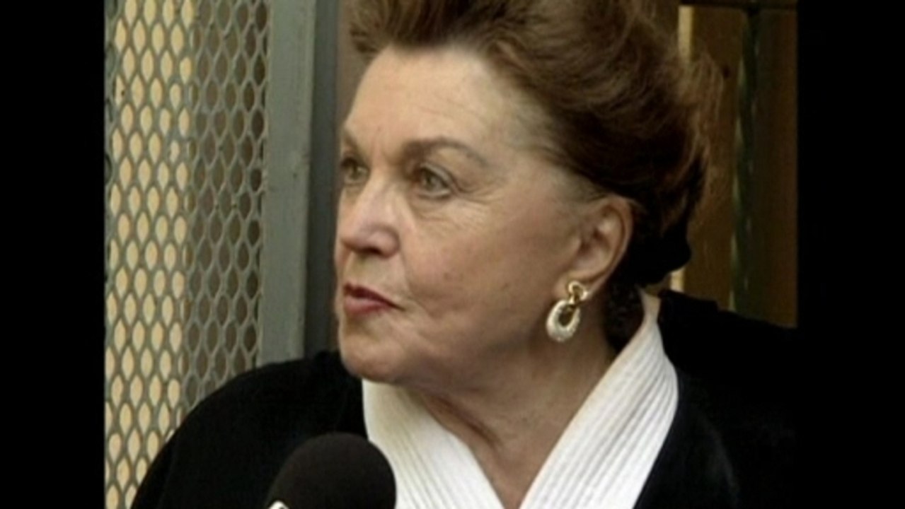 Esther Williams dies, Bieber aims for space