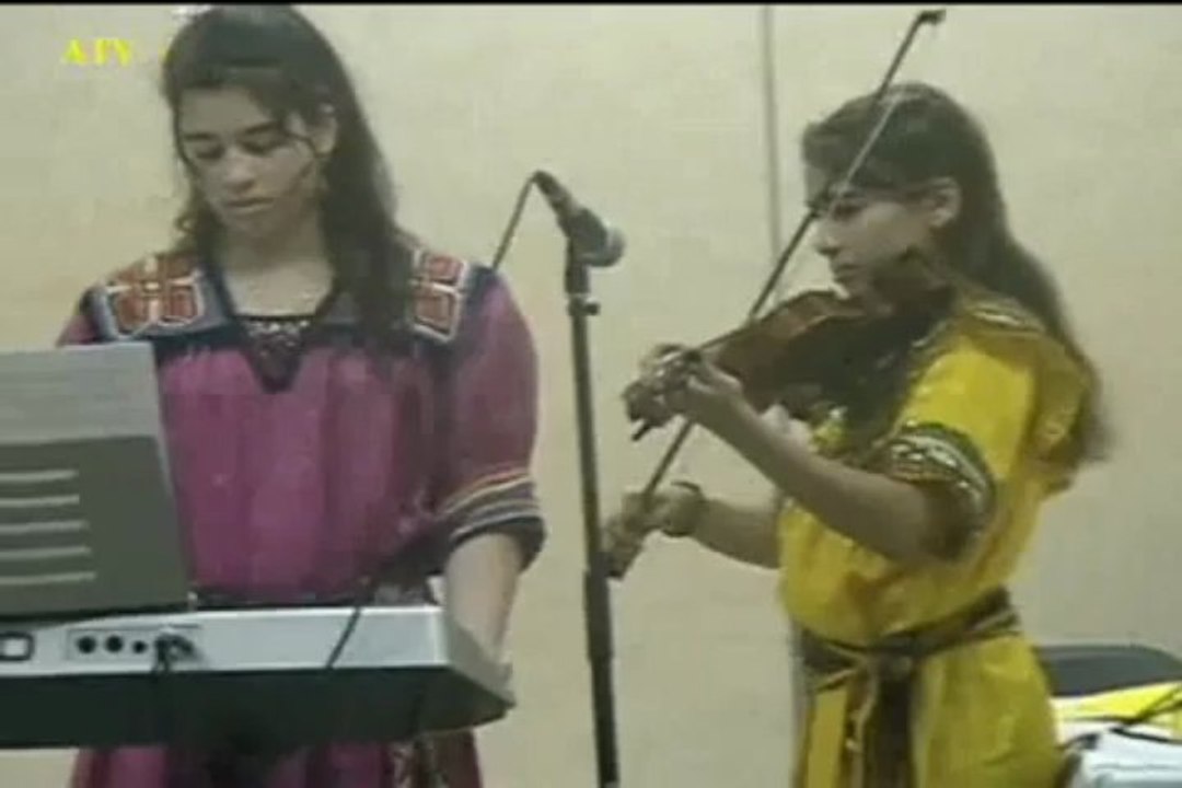 DES ENFANTS CHANTENT MATOUB