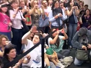 Napoli - Siani e Finizio alla Feltrinelli - live (06.06.13)